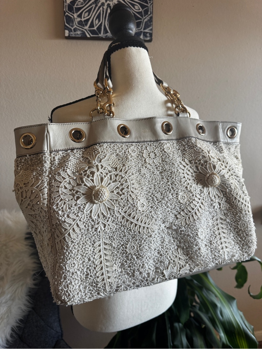 Authentic Gucci Positano Lace Tote Bag Beige Embroidered Leather Shoulder Bag